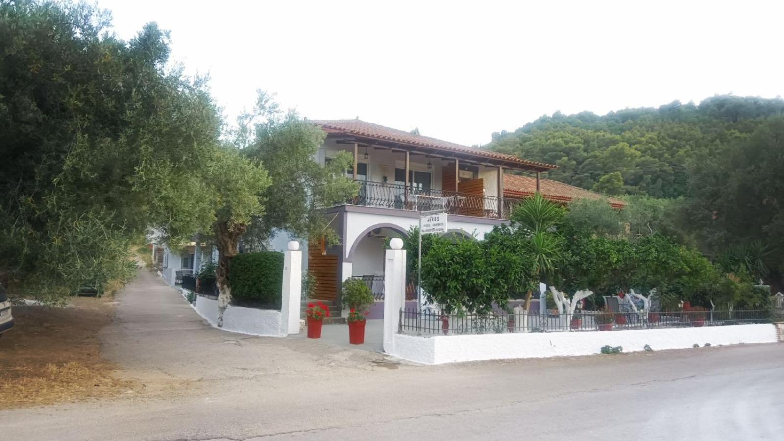Nikos Studios Keri Exterior foto